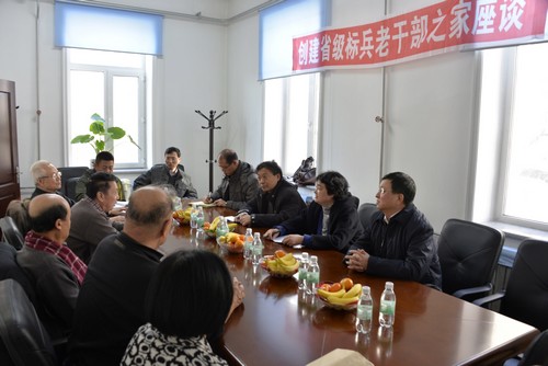 检查组与bbin下载离退休老干部、老教师座谈